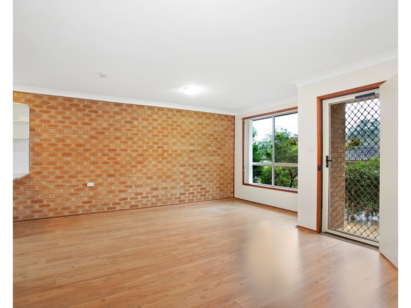 1/4 Kalawarra Road, Wyoming NSW 2250