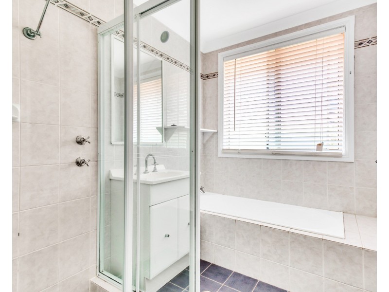 1/156 Albany Street, Point Frederick NSW 2250