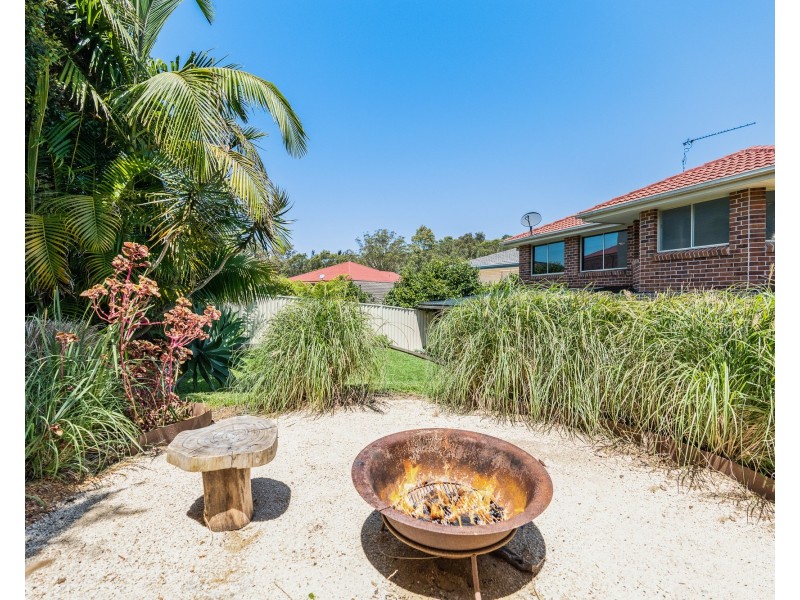 54 Bannister Drive, Erina NSW 2250