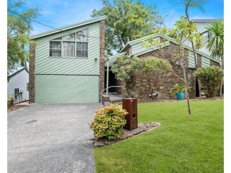 10 Bourbon Street, Wyoming NSW 2250