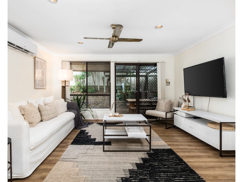 10 Bourbon Street, Wyoming NSW 2250