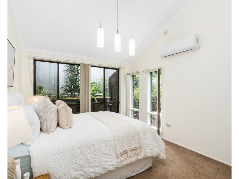 10 Bourbon Street, Wyoming NSW 2250