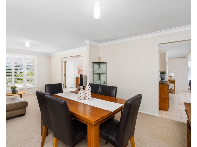 11 Burnside Close, Lisarow NSW 2250