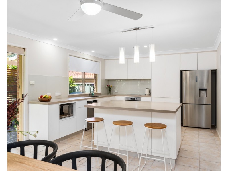 11 Burnside Close, Lisarow NSW 2250