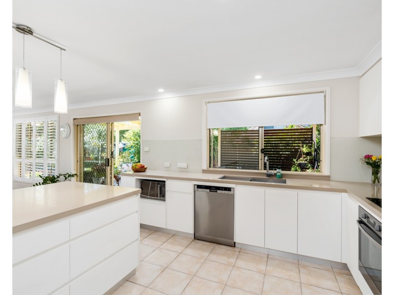 11 Burnside Close, Lisarow NSW 2250