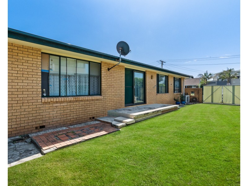 39 Bondi Road, The Entrance North NSW 2261