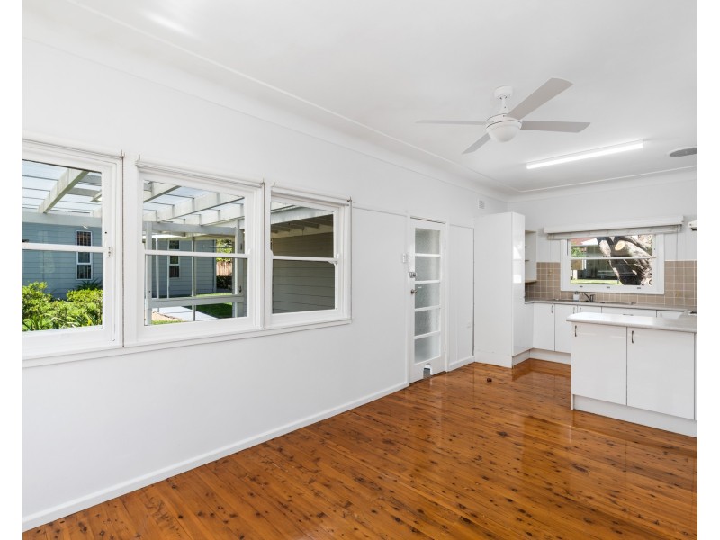 38 Lakeside Parade, The Entrance NSW 2261