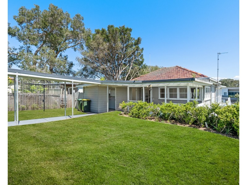 38 Lakeside Parade, The Entrance NSW 2261