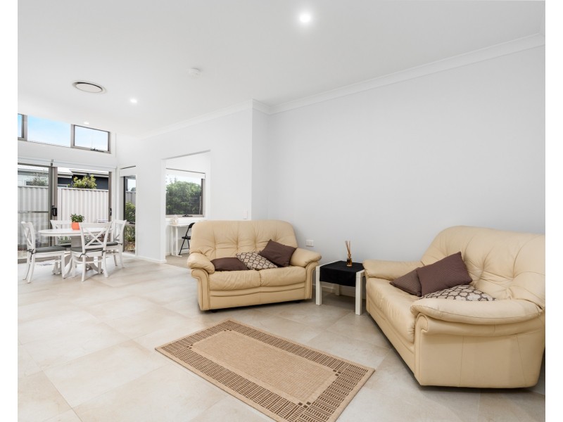 12/4 Everglades Crescent, Woy Woy NSW 2256