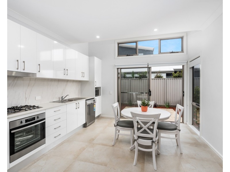 12/4 Everglades Crescent, Woy Woy NSW 2256