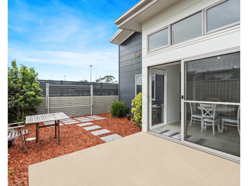 12/4 Everglades Crescent, Woy Woy NSW 2256