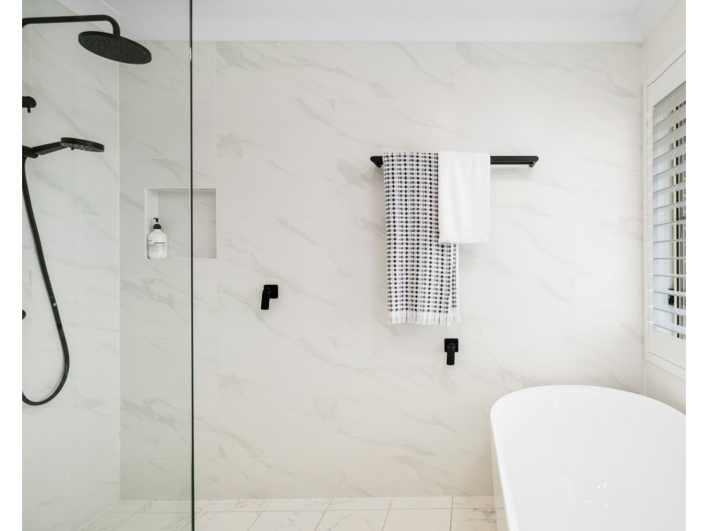 4 Aires Close, Erina NSW 2250
