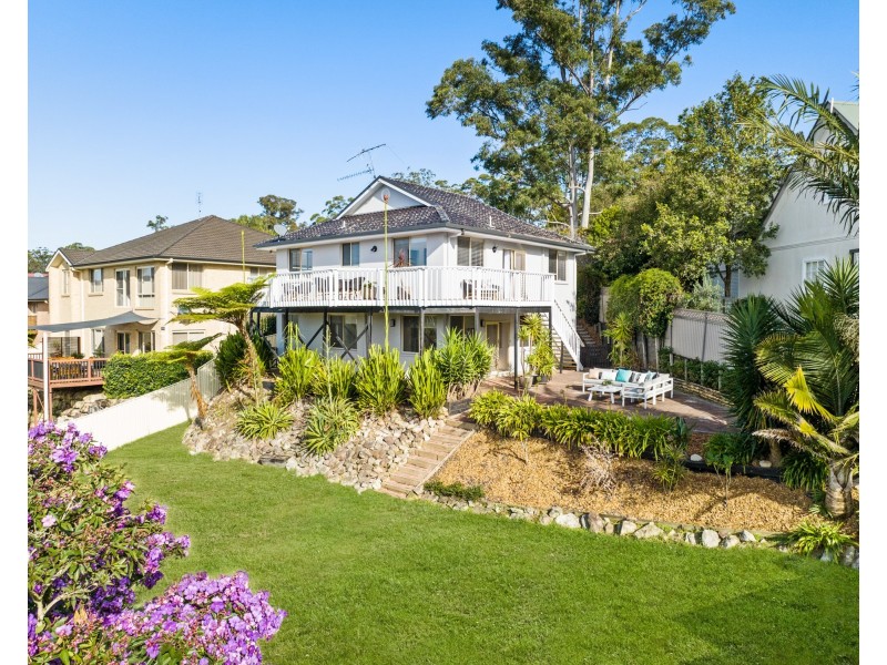 3 Stewart Brougham Close, Lisarow NSW 2250