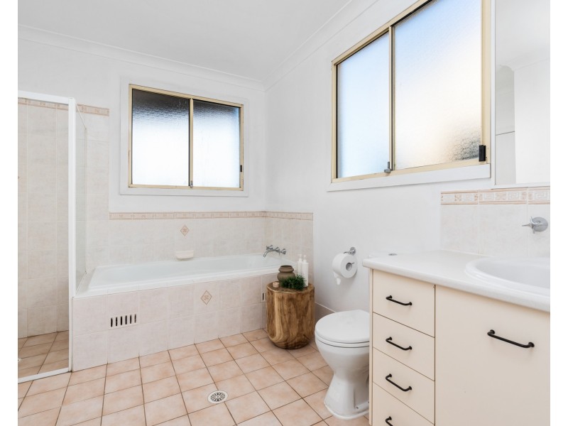 3 Stewart Brougham Close, Lisarow NSW 2250