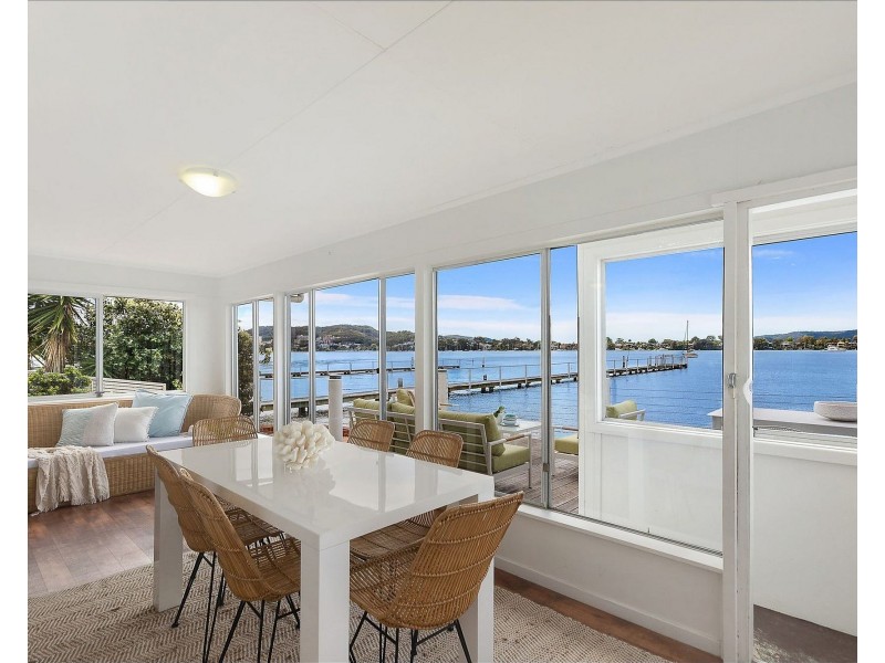 37 Kurrawa Avenue, Point Clare NSW 2250