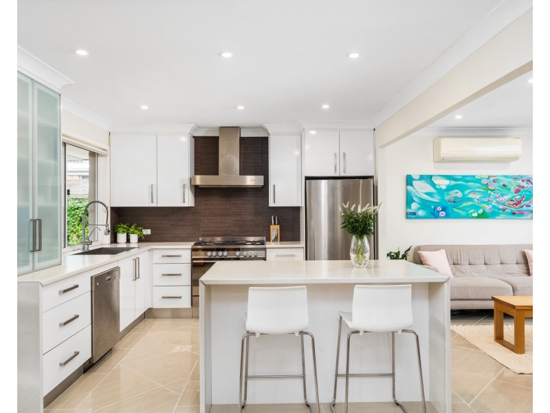 2 Kareel Close, Erina NSW 2250