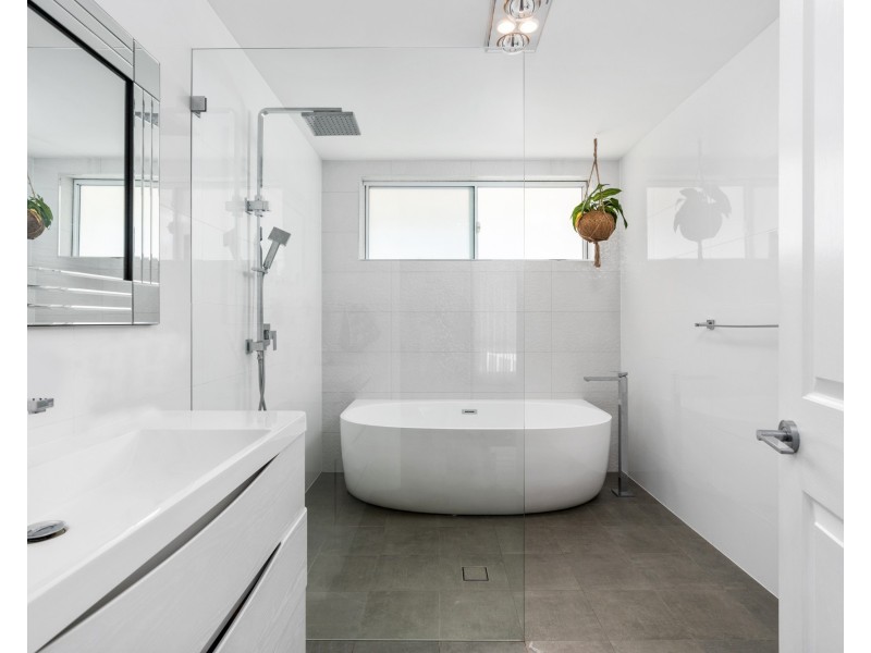 835 The Entrance Road, Wamberal NSW 2260