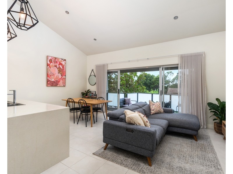 2/5 White Street, East Gosford NSW 2250