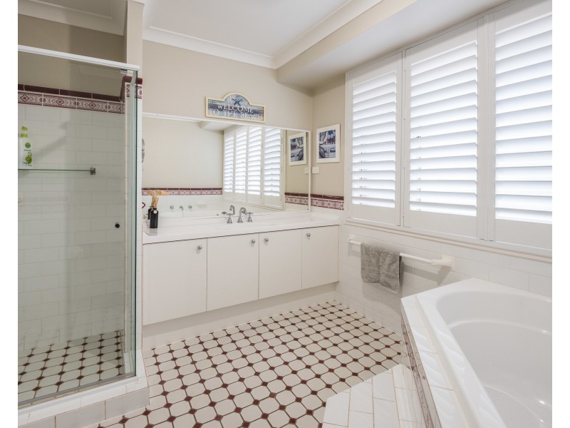 2 Karen Close, Lisarow NSW 2250