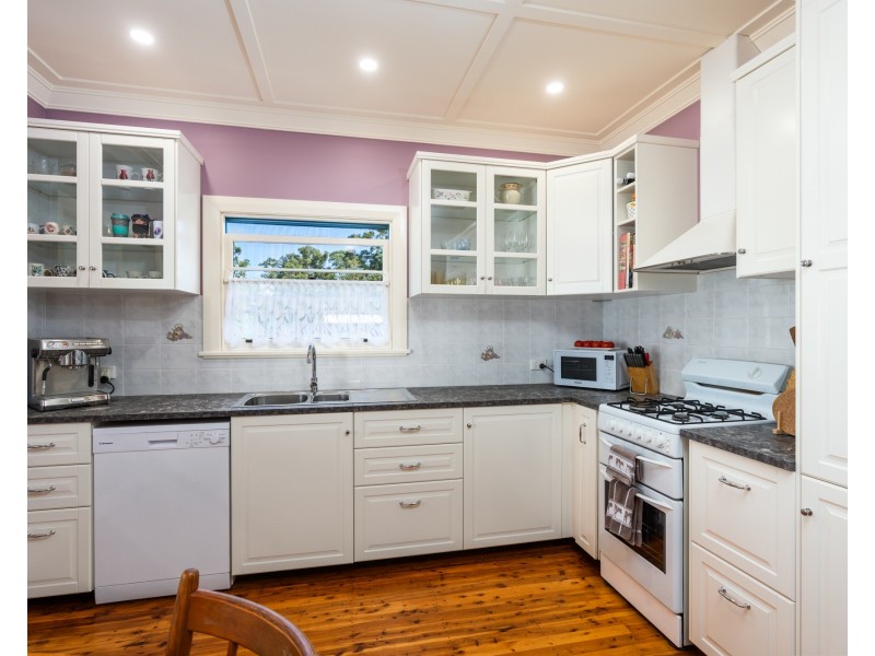 24 Clarence Road, Springfield NSW 2250