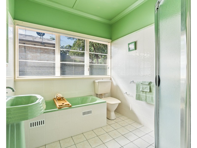 24 Clarence Road, Springfield NSW 2250