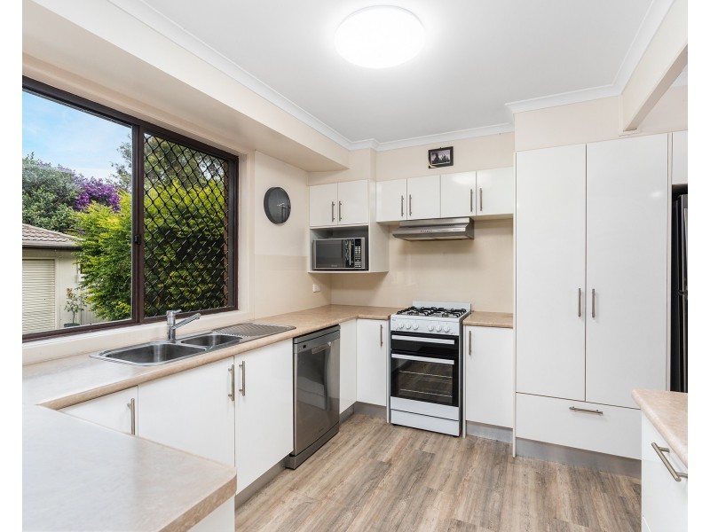 8 Paperbark Close, Wyoming NSW 2250