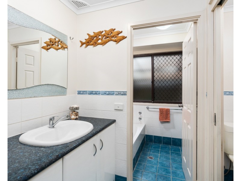 8 Paperbark Close, Wyoming NSW 2250