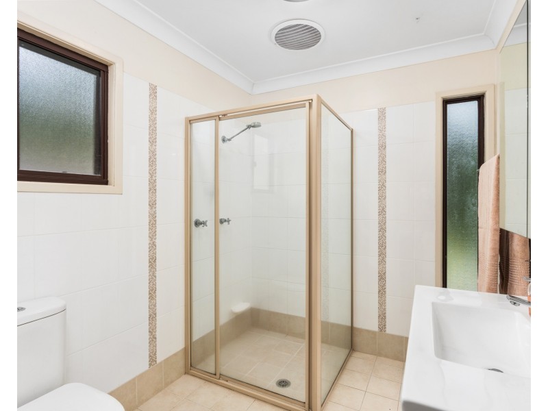 8 Paperbark Close, Wyoming NSW 2250