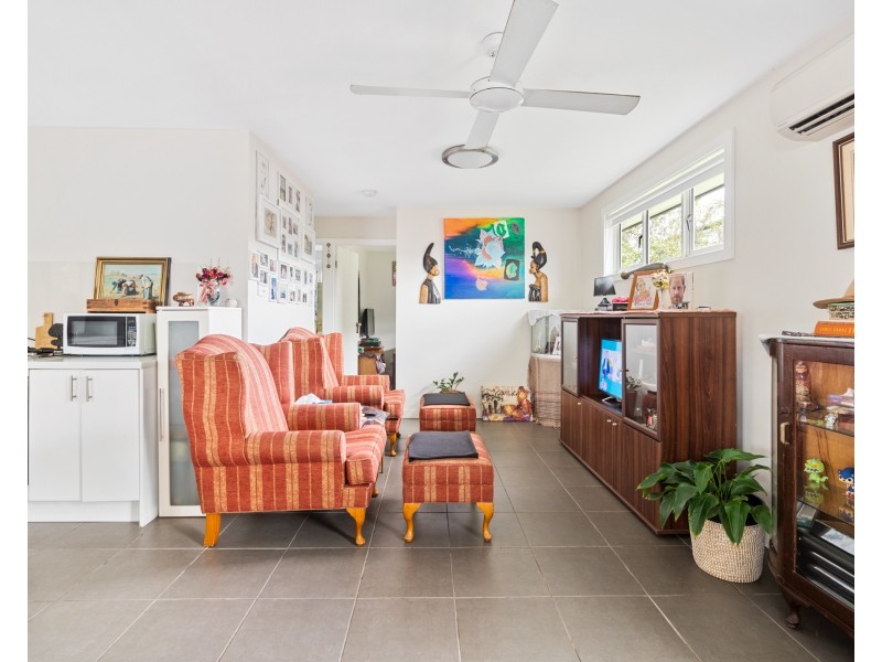 20 Windsor Road, Berkeley Vale NSW 2261