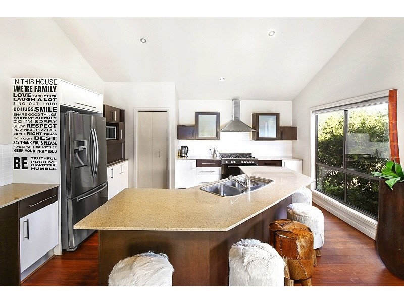 15 Robusta Close, Erina NSW 2250