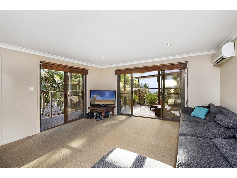 15 Robusta Close, Erina NSW 2250