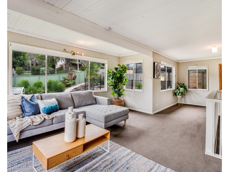 4 Lana Avenue, Wyoming NSW 2250