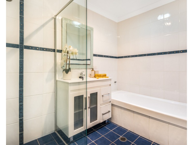 4 Lana Avenue, Wyoming NSW 2250