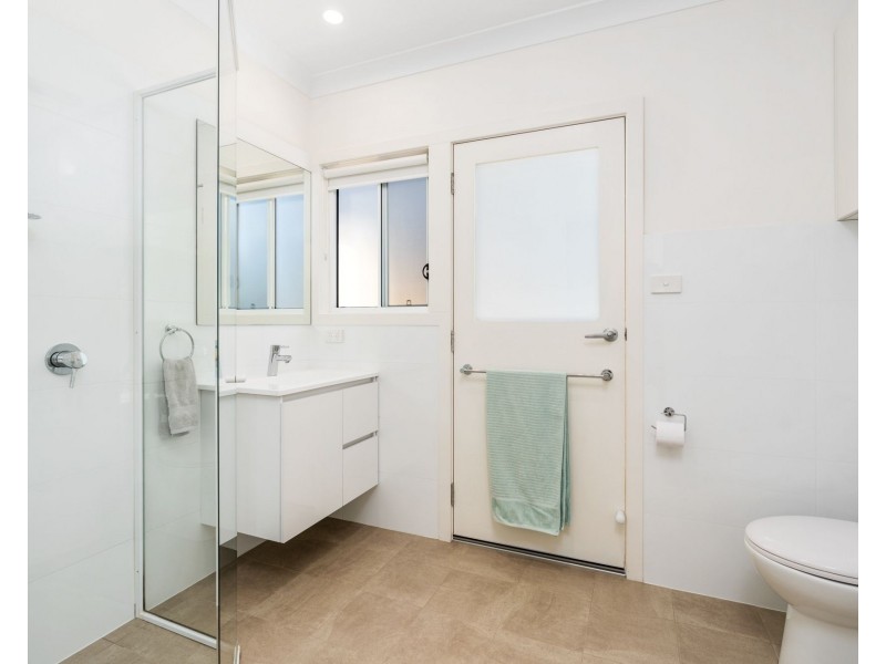 1a Nerissa Road, Erina NSW 2250