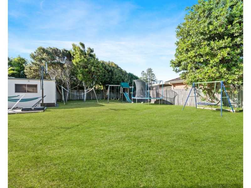 12 Yeddenba Avenue, Blue Bay NSW 2261