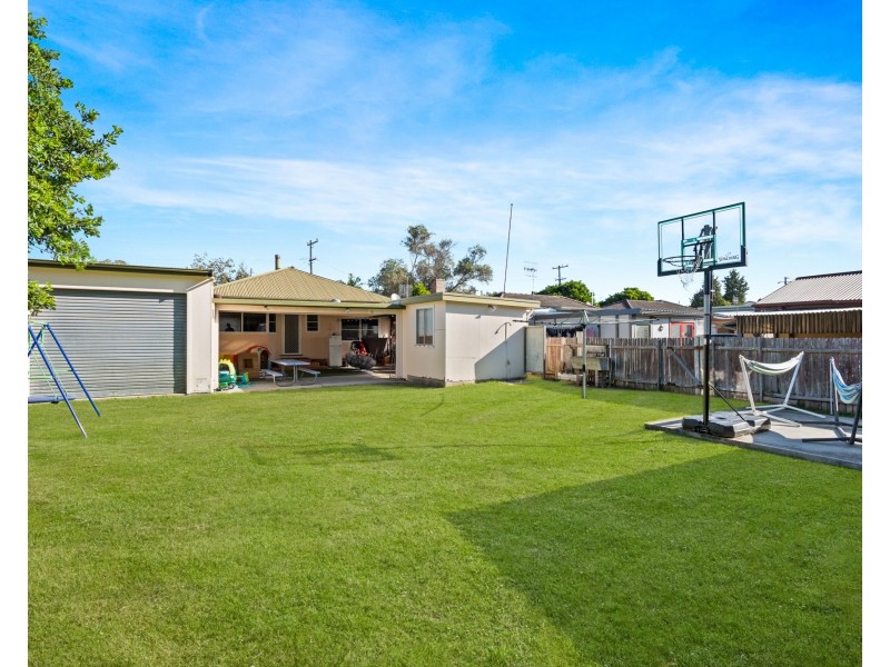 12 Yeddenba Avenue, Blue Bay NSW 2261