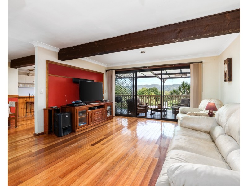 67 Crawford Crescent, Wyoming NSW 2250