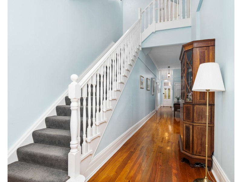 18 Georgia Avenue, Wyoming NSW 2250