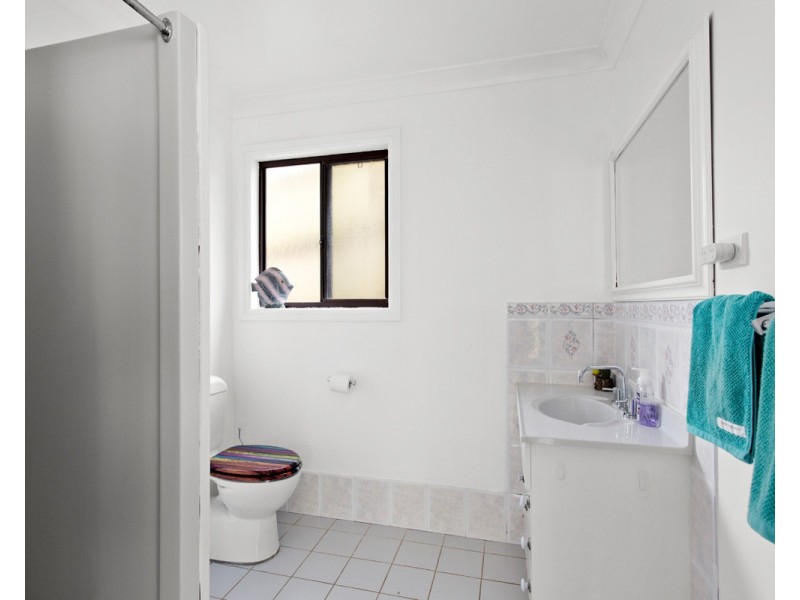 7 Kalori Avenue, Wyoming NSW 2250