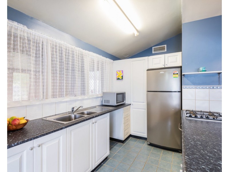 4 The Grove, Wyoming NSW 2250