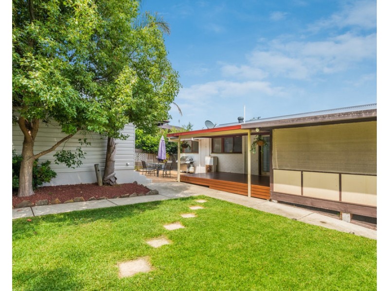 4 The Grove, Wyoming NSW 2250