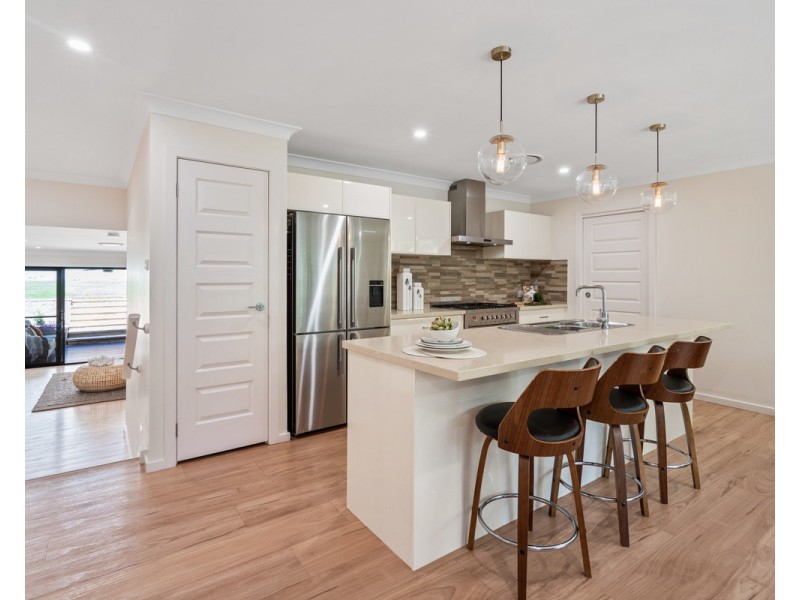 37 Cassinia Close, Lisarow NSW 2250