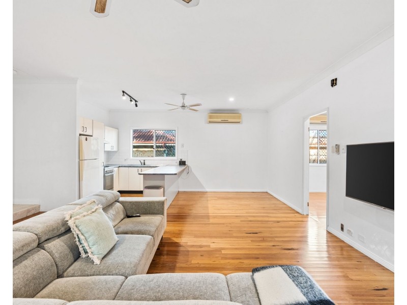 971 The Entrance Road, Forresters Beach NSW 2260