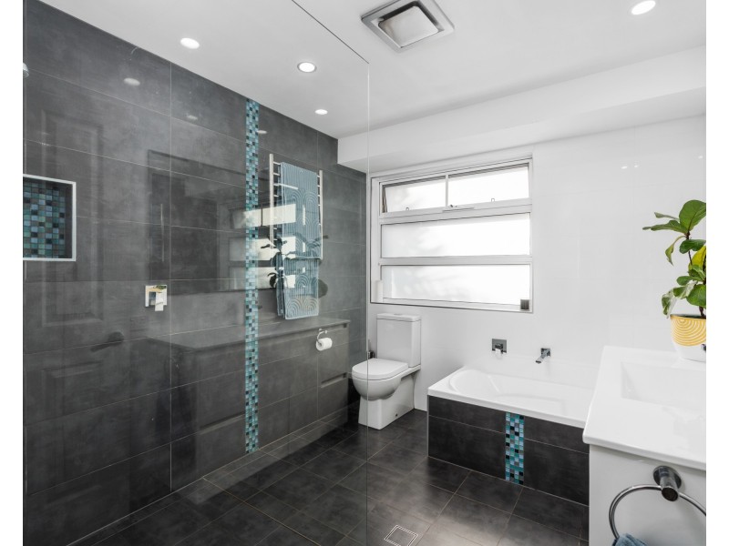 62 Rain Forest Road, Wyoming NSW 2250