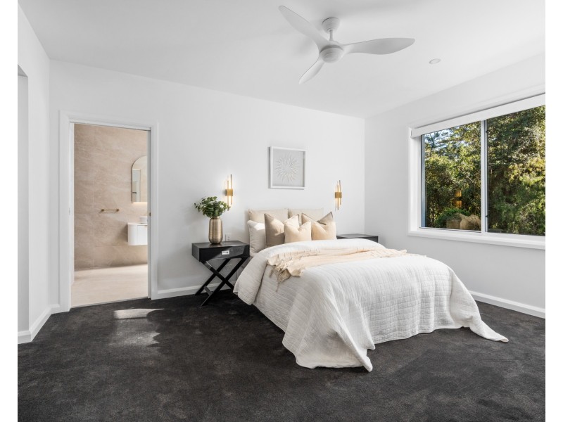 99 Chamberlain Road, Wyoming NSW 2250