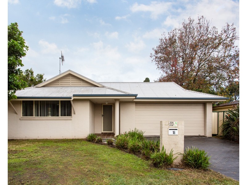 16 Moorlan Avenue, Killarney Vale NSW 2261