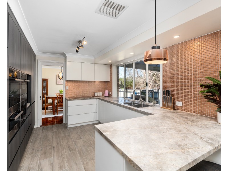 20 Settlers Ridge Close, Lisarow NSW 2250