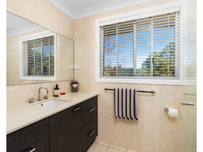 20 Settlers Ridge Close, Lisarow NSW 2250