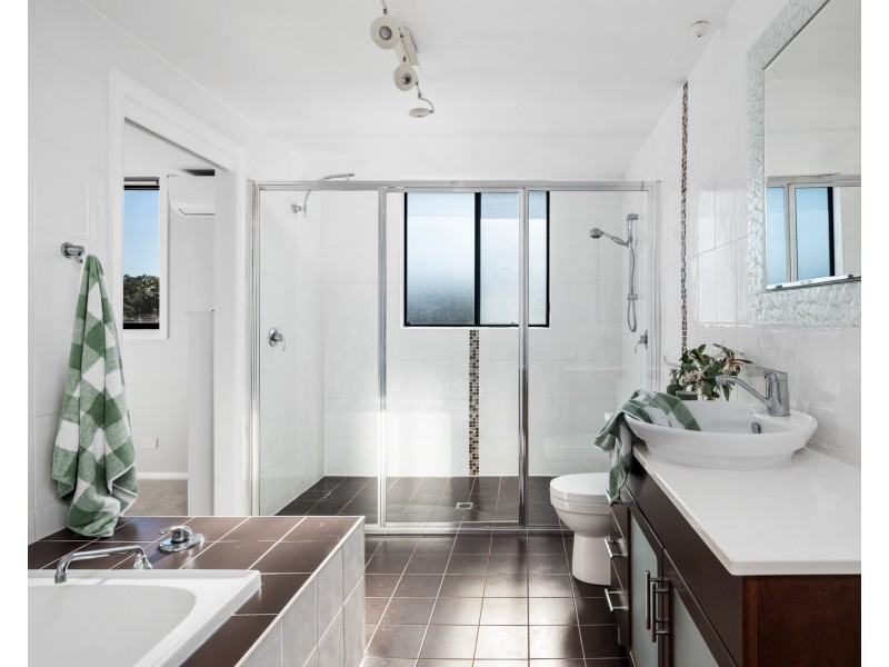 20 Captain Cook Crescent, Long Jetty NSW 2261
