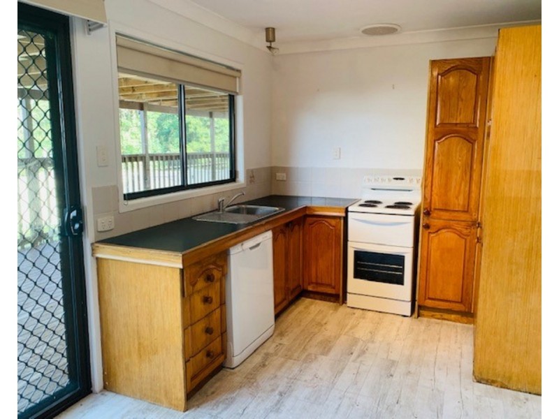 8 Wallarah Street, Lisarow NSW 2250